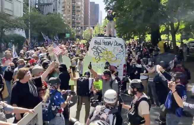 BREAKING: ANTIFA Meets Their Match as Massive Brawl Erupts - The ...